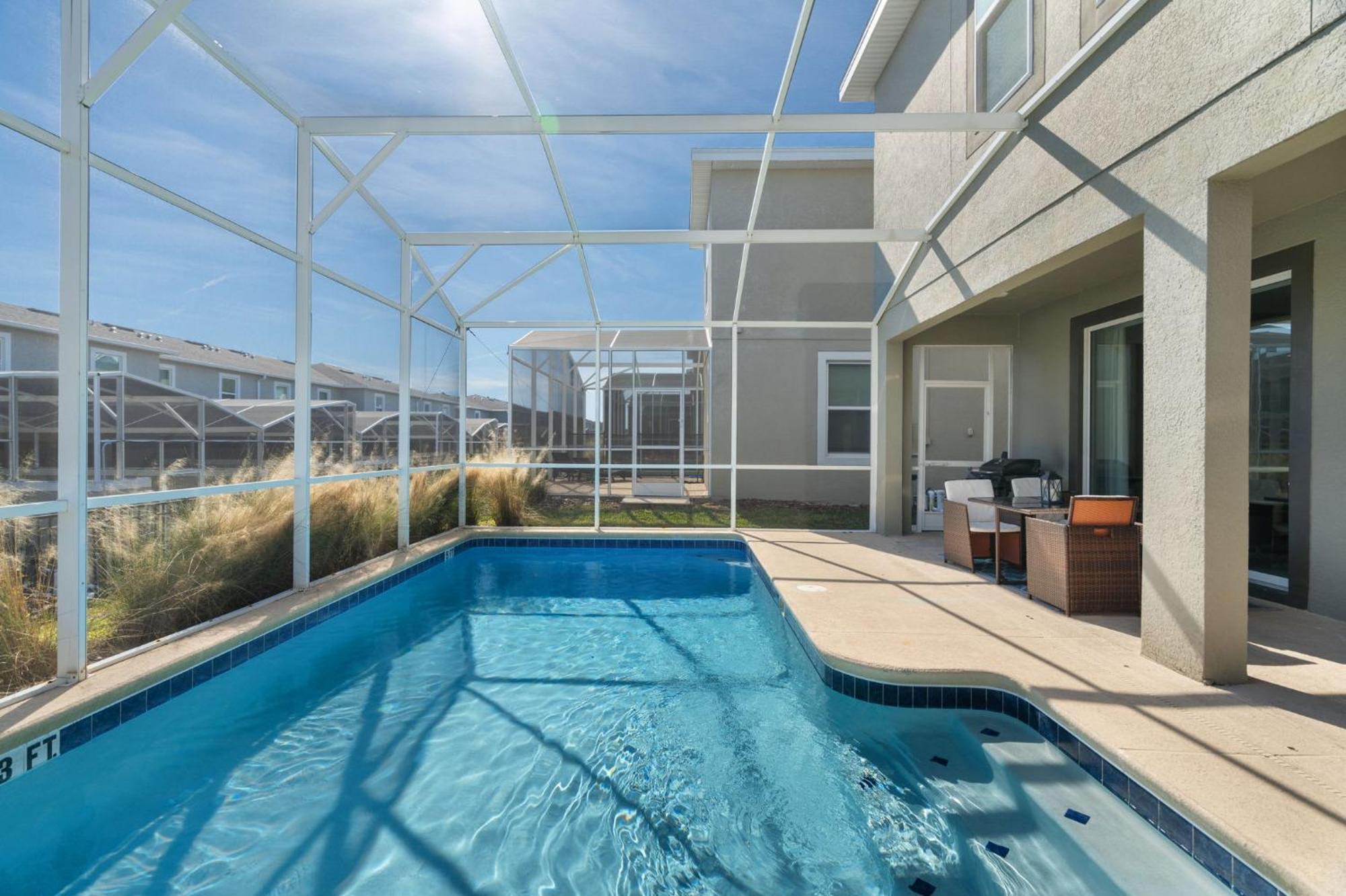 Gorgeous 6-bedroom House With Private Pool Holiday home Kissimmee